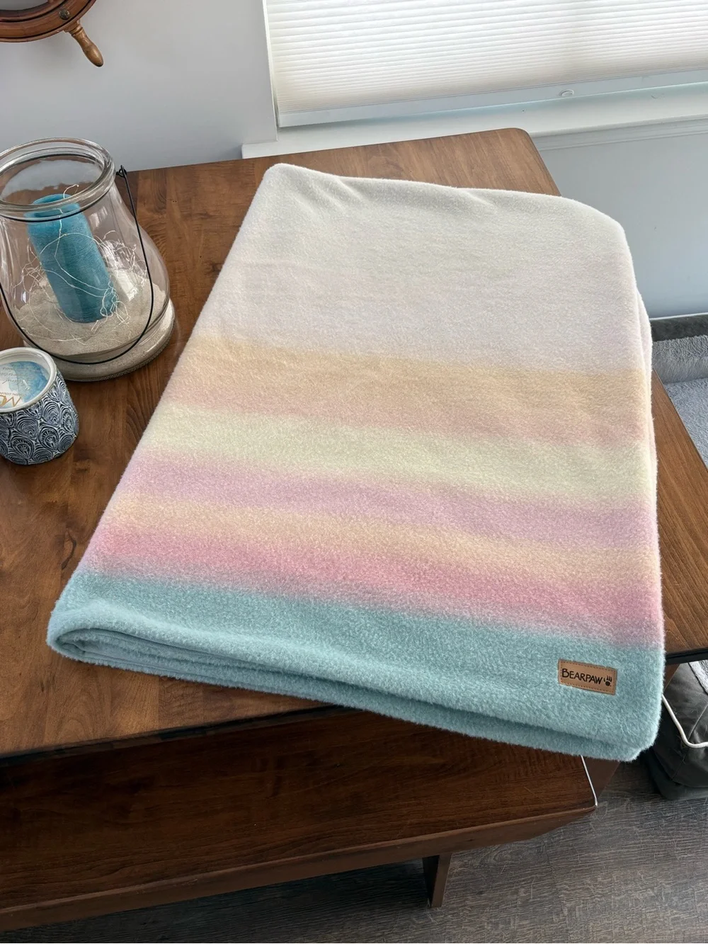 BEARPAW Steph Faux Cashmere throw blanket. Excellent/new condition